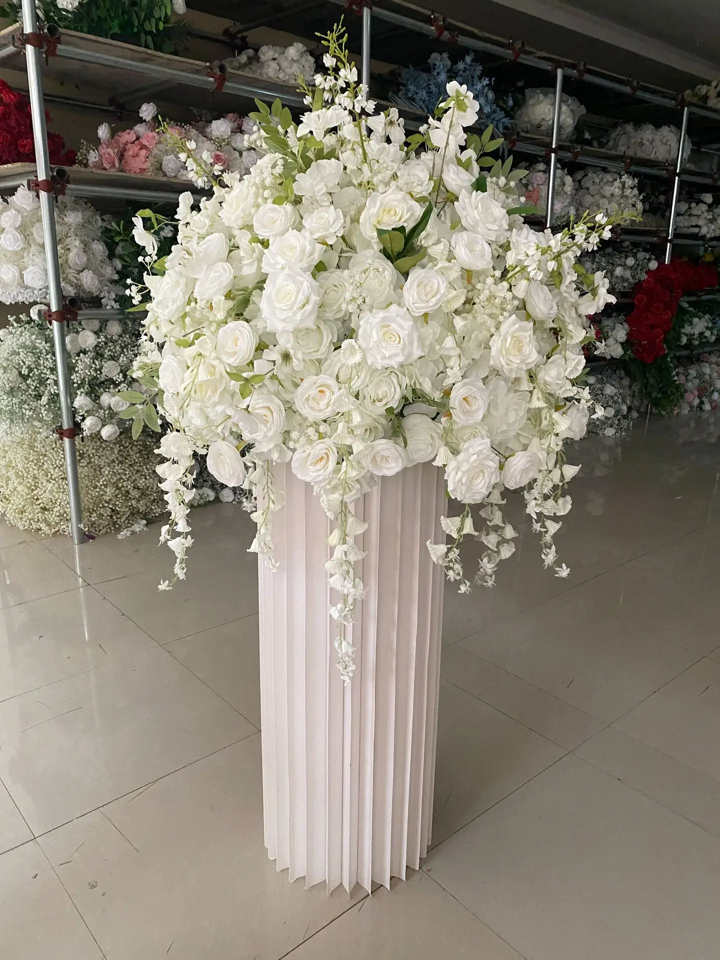 Großhandel Künstliche Maiglöckchen-Blumenkugel Hochzeitstisch-Mittelstück Künstliche Blumen für Heiratsanträge und Schaufensterdekoration – Detail 3