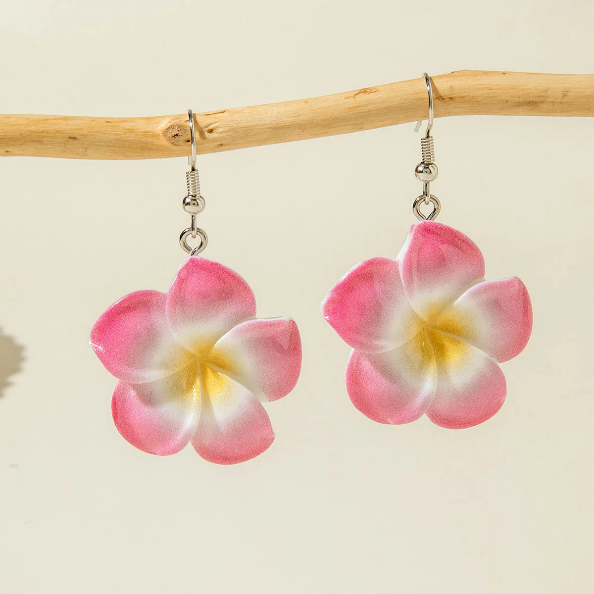Meetvii Retro Gradient Eggflower Drop Earrings for Women Bohemian Summer Sweet Camellia Flower Party Ear Jewelry