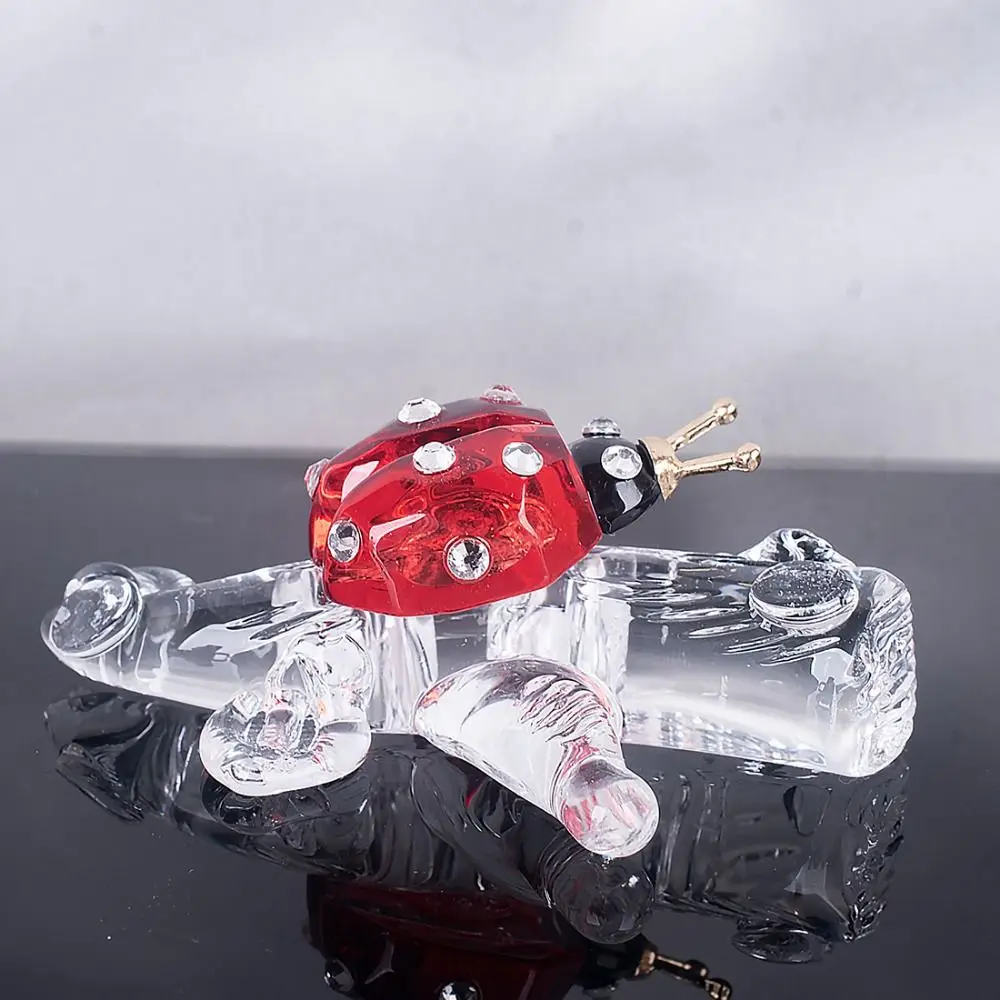 Crystal Figurine Small Crystal Ladybug Ornaments Cute 3D Simulation Ladybug Carving Animal Ornament Collectible