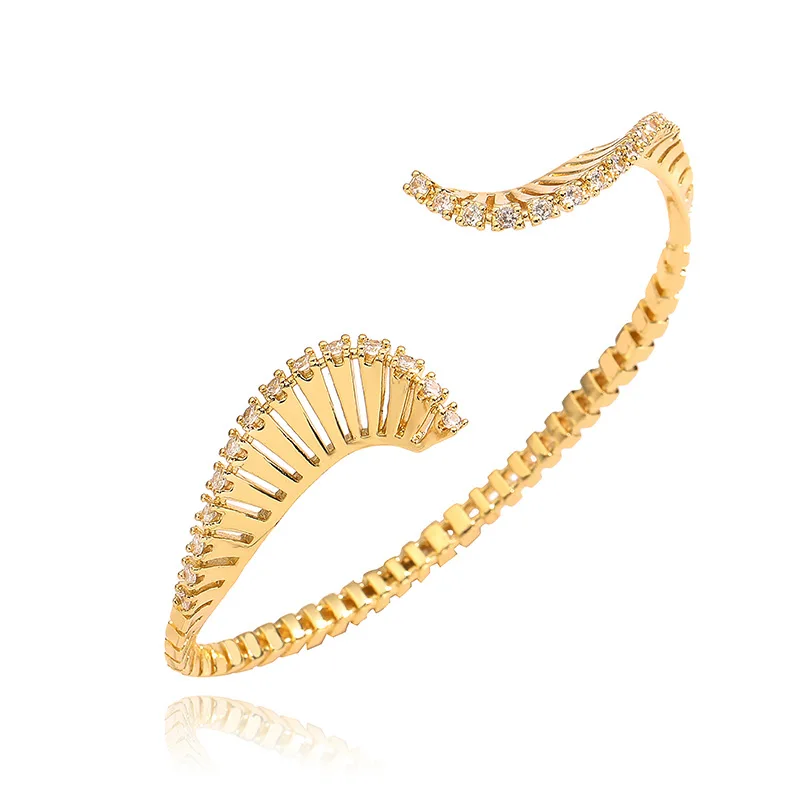 Bracelet Women\'s 18k Gold Plated Crystal Zircon Hollow Irregular Fashion Jewelry Couple Gift