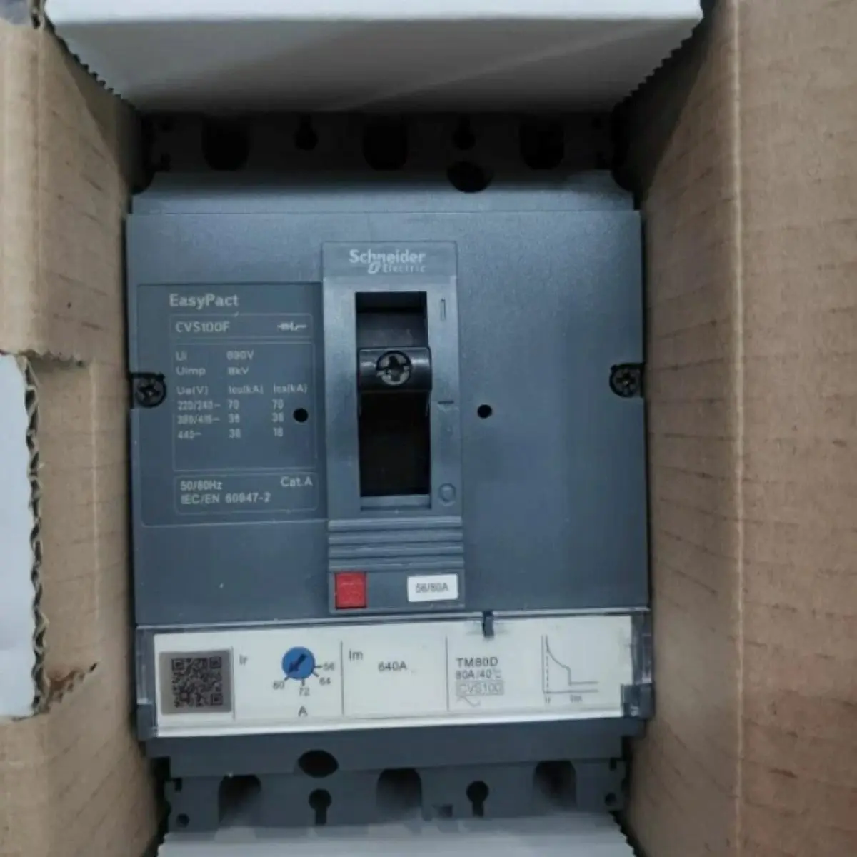 

LV510336 circuit breaker EasyPact CVS100F, 36 kA at 415 VAC, 80 A rating thermal magnetic TM-D trip unit, 3P 3d