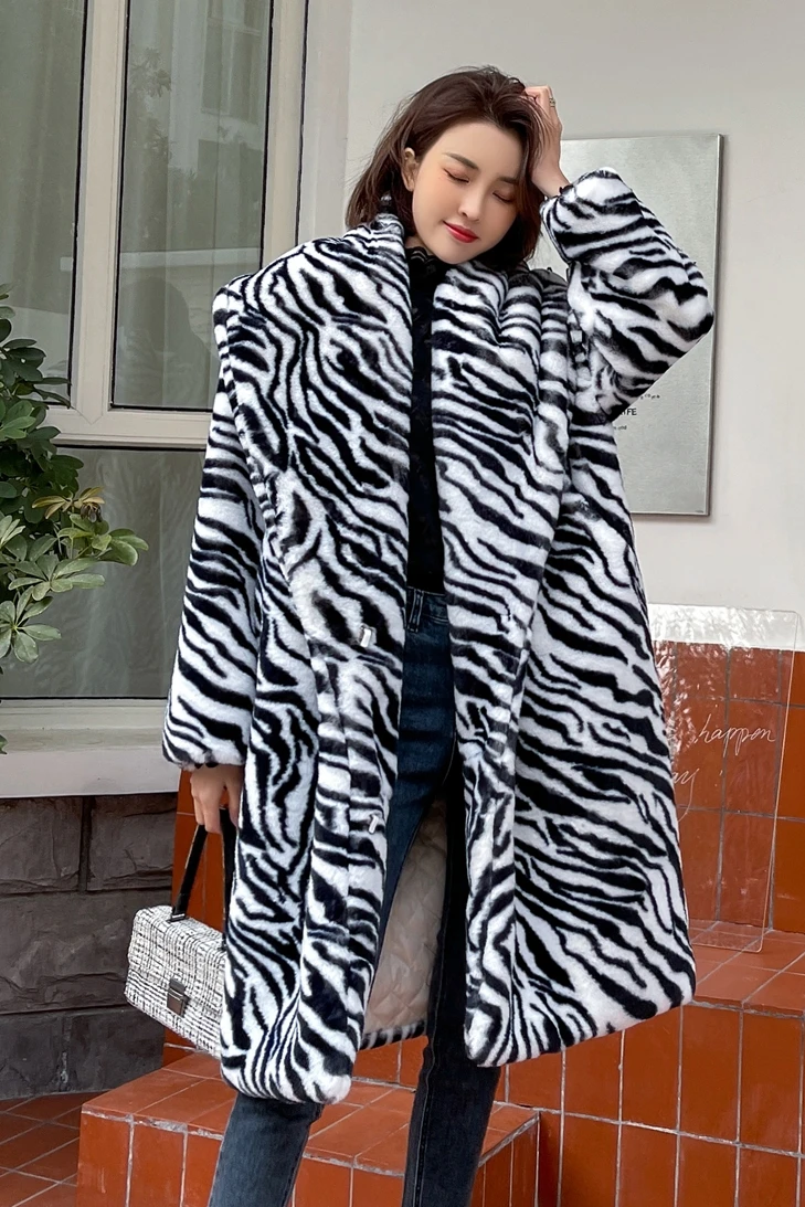 Pelúcia casaco com padrão zebra para o outono e inverno, nova moda, pele de coelho, cabelo de coelho, 2024