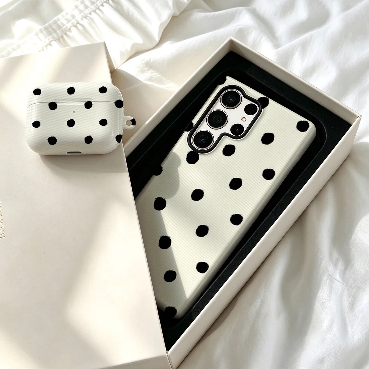 Pirve Phone Case For Samsung Galaxy S26 S25 Ultra S24 S23 Plus Shockproof Double Layer Tough Back Black Brush Dots Cover