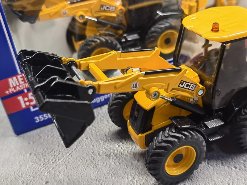 1:50 Scale Diecast Alloy JCB 4CX Backhoe Loader Engineering Vehicle Toys Cars Model Classics Adult Souvenir Gifts Static Display