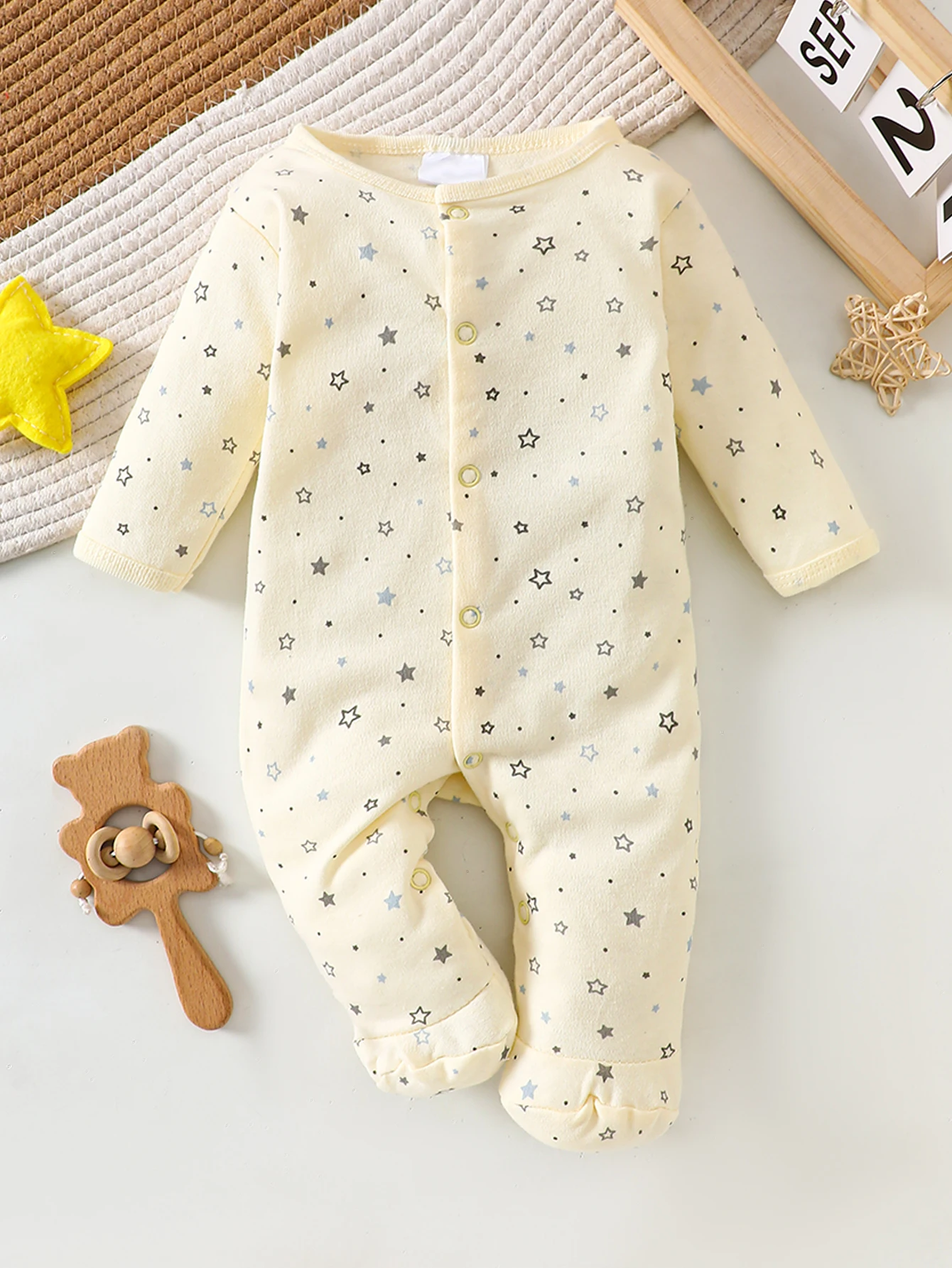 8-teiliges Neugeborenen-Strampler-Set 100% Baumwolle, Weich und Atmungsaktiv Beige mit Cartoon-Sternmuster 0-9M – Detail 3