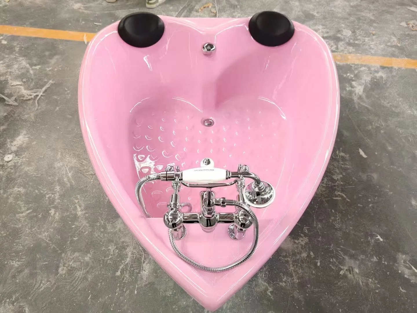 

1.5M Freestanding Household Bathtub Heart-shaped Pink Thermostatic Heating Double-fan Adult Bathtub