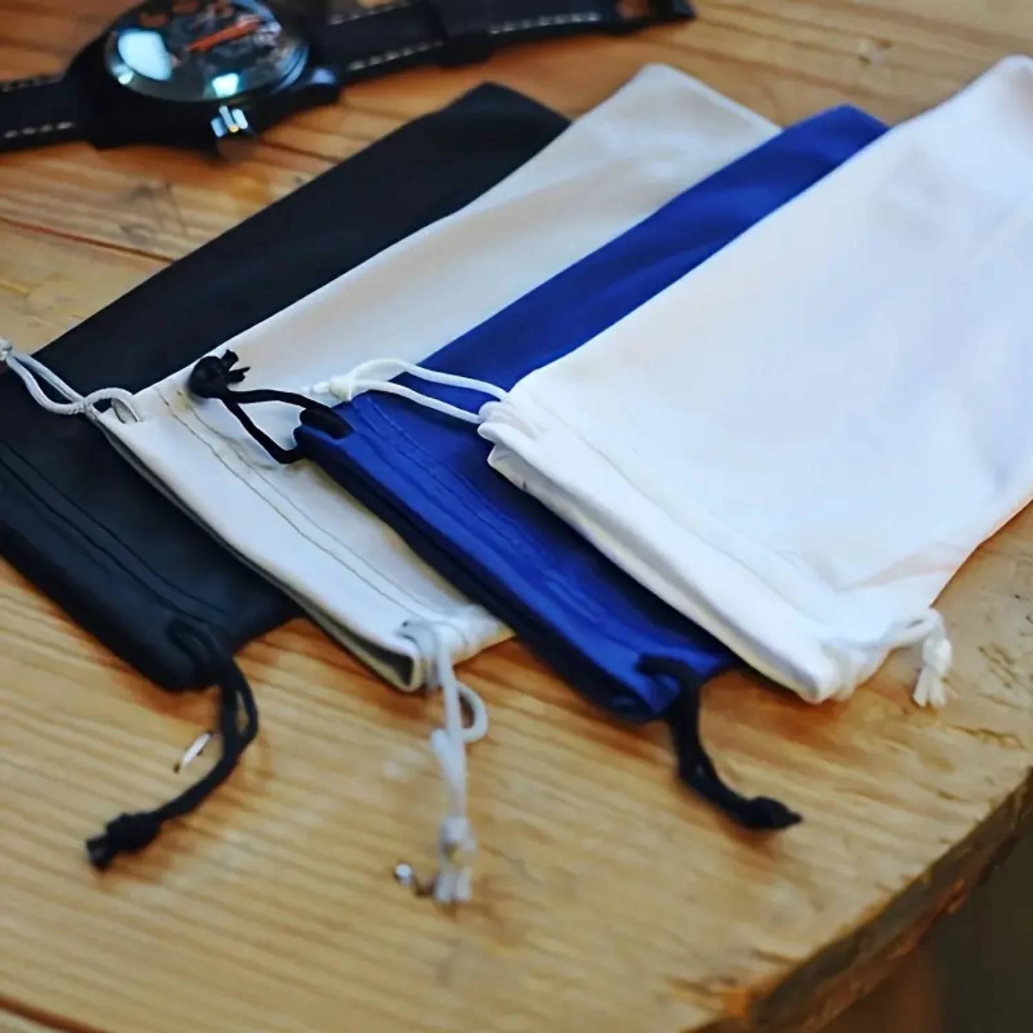 4X Microfiber Zonnebrillen Brillen Gadgets Reinigings- en opbergetui - Superieure reiniging en organisatie voor uw brillen en accessoires