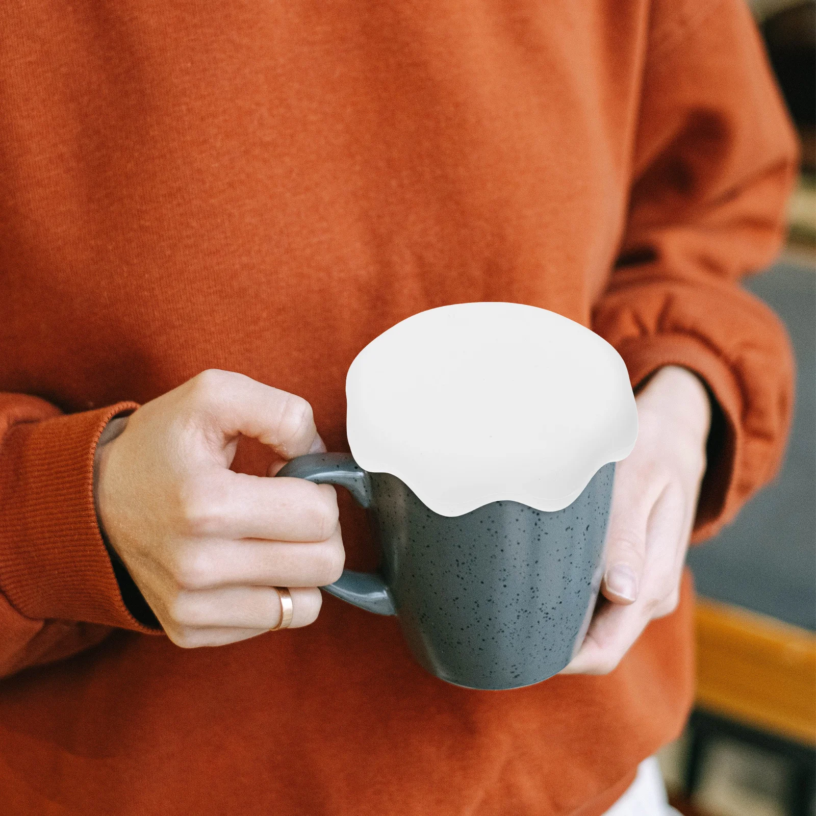 

2Pcs Silicone Mug Covers for Coffee Mugs Reusable Lid Set Universal Fit for Ceramic Shaker Cups Spill Proof Drink Protection