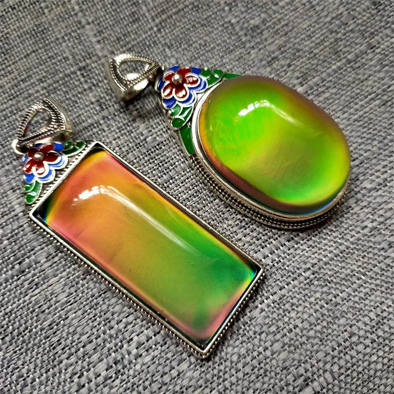 Of New Temperature-Sensitive Gemstone , Including Color-Changing Stone , Amulet Pendants, And Various