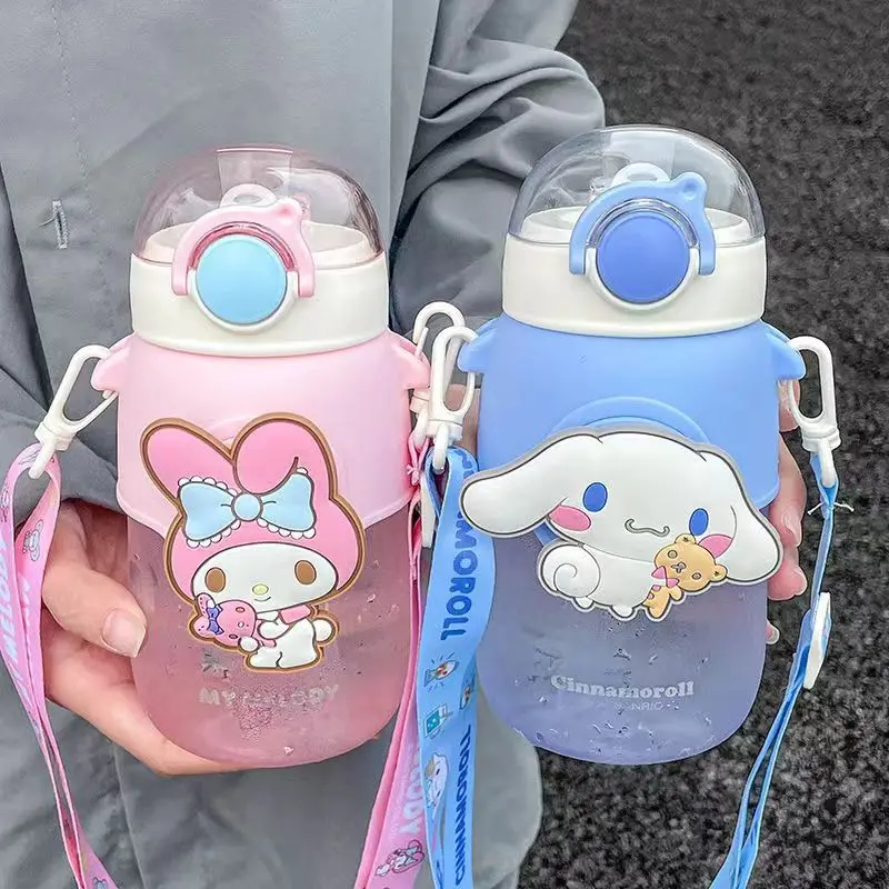 

690ml Large Capacity Water Bottle Sanrio Pochacco Cinnamoroll Kuromi Melody Portable Straw Water Cup for Outdoor Sports Fitness