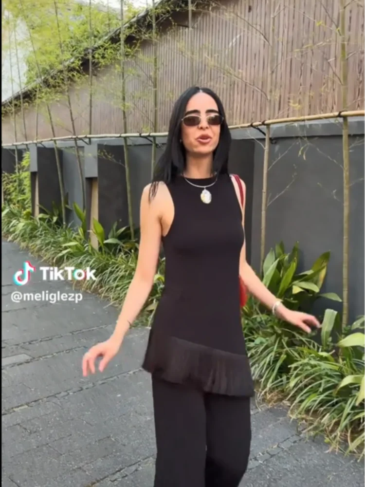 

Black Tassel Two Piece Casual Suit Solid Sleeveless Long Top High Rise Fringed Hem Wide Pant Style 2026 Summer Chic Lady Outfit