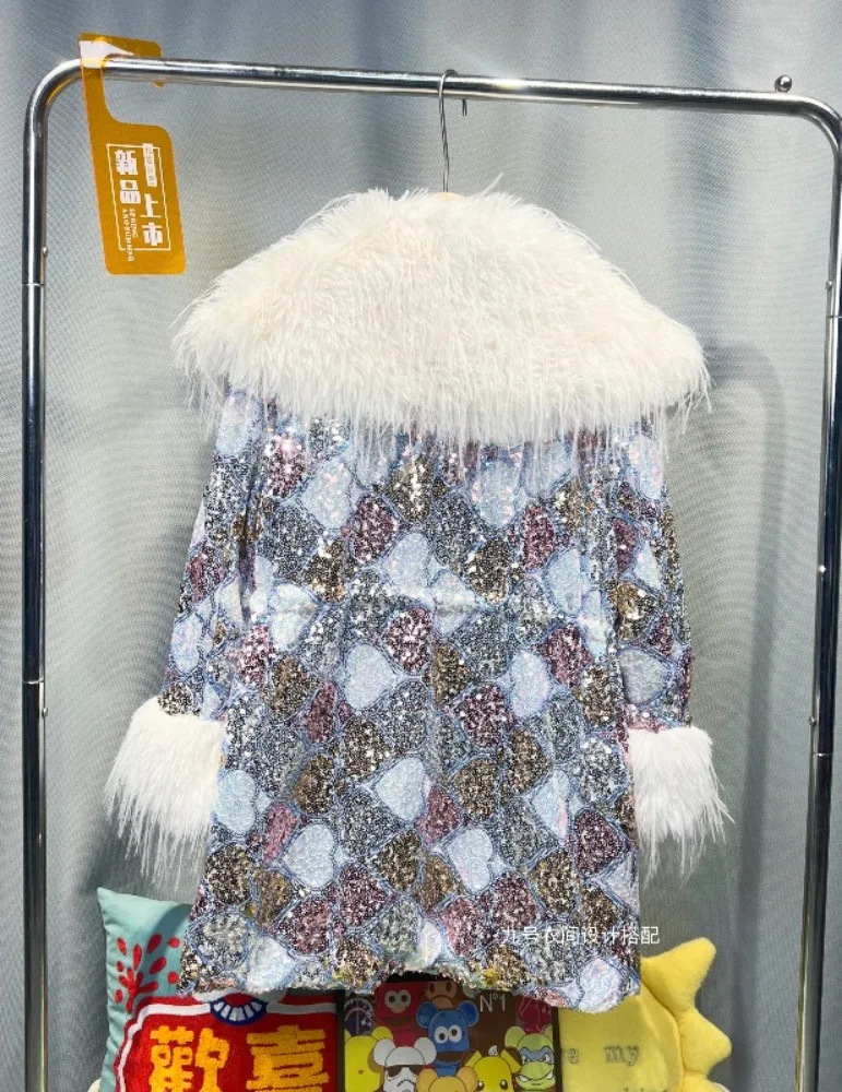 2025 Winter New Fashion Large Fur Collar Heavy Sequin Stylish Faux Fur Coat for Women Warm Loose Mid-Length Winter Coat Women