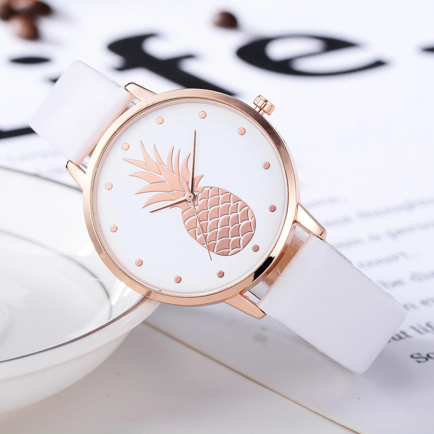 

Fashion Pineapple Pattern Quartz Ladies' Watch Trendy Temperament Ladies' Belt Wristwatch