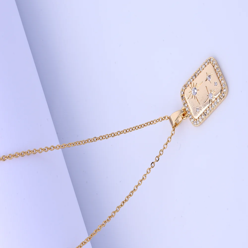 قلادة جميلة للنساء - مجوهرات ذهبية فاخرة من الفولاذ التيتانيوم عيار 18 قيراط، متعددة الاستخدامات ومقاومة للبهتان، هدية مثالية لها،