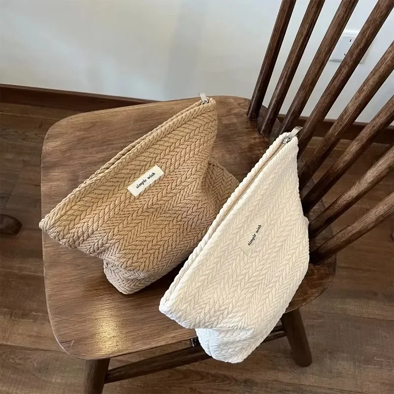 Minimalist Clutch,High Quality for Women Handwoven Cotton Makeup Bag – Artistic Crochet Cosmetic Pouch with Zipper
