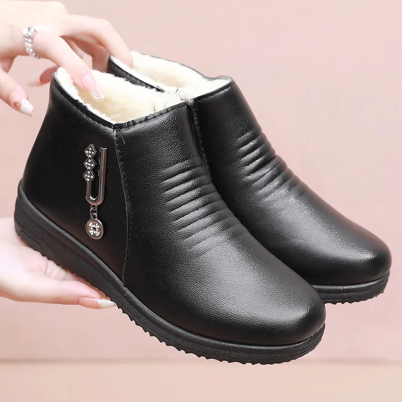 

Leather Winter Boots Fashion Women Ankle Boots Plush Warm with Metal Mother Shoes Non-slip Short Boots Woman Botas De Mujer