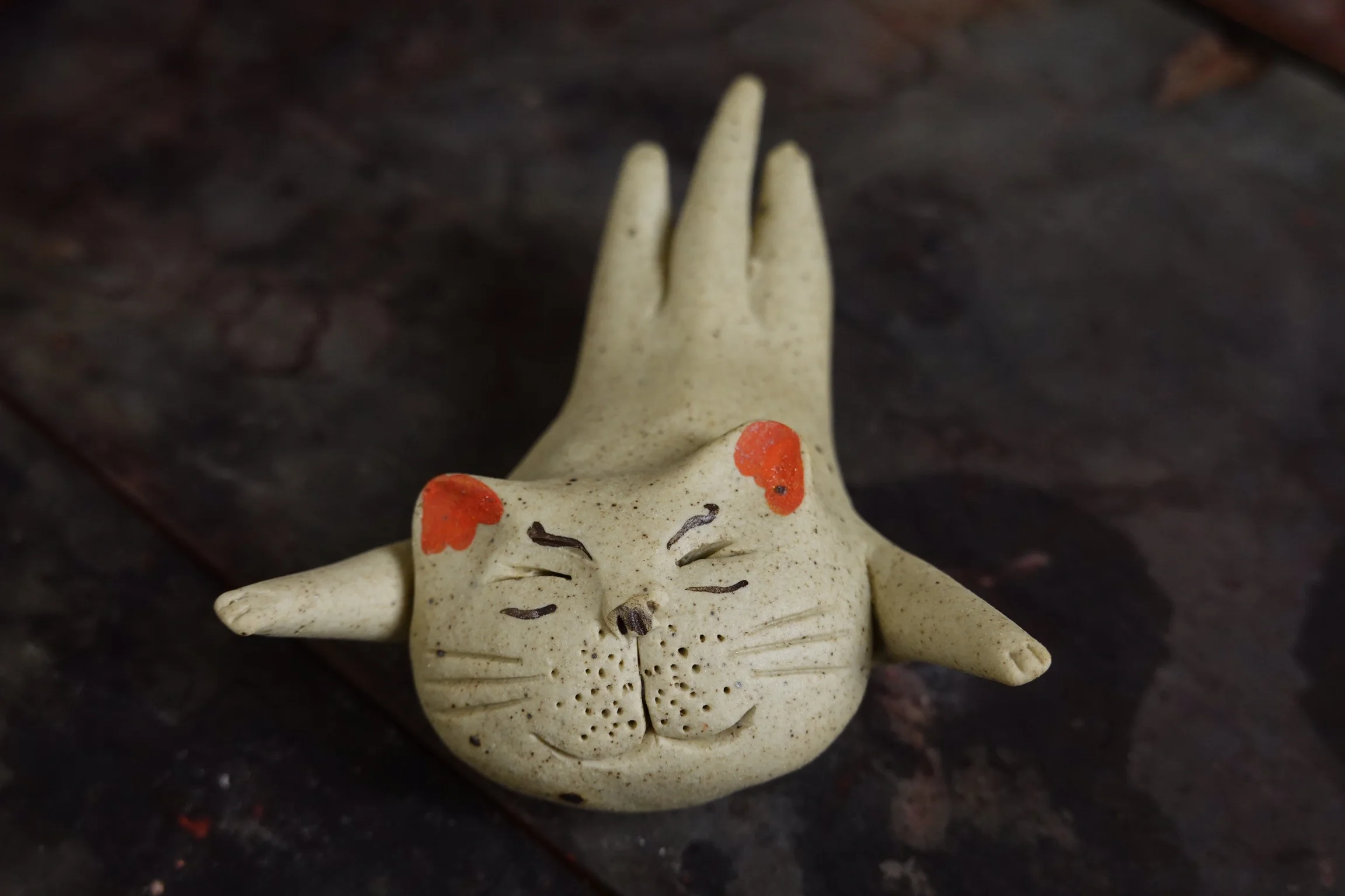 

Handmade Ceramic Tea Pet Sculpture Cute Ugly Series Premium Quality Desktop Decoration Livable Ideal for Tea Time