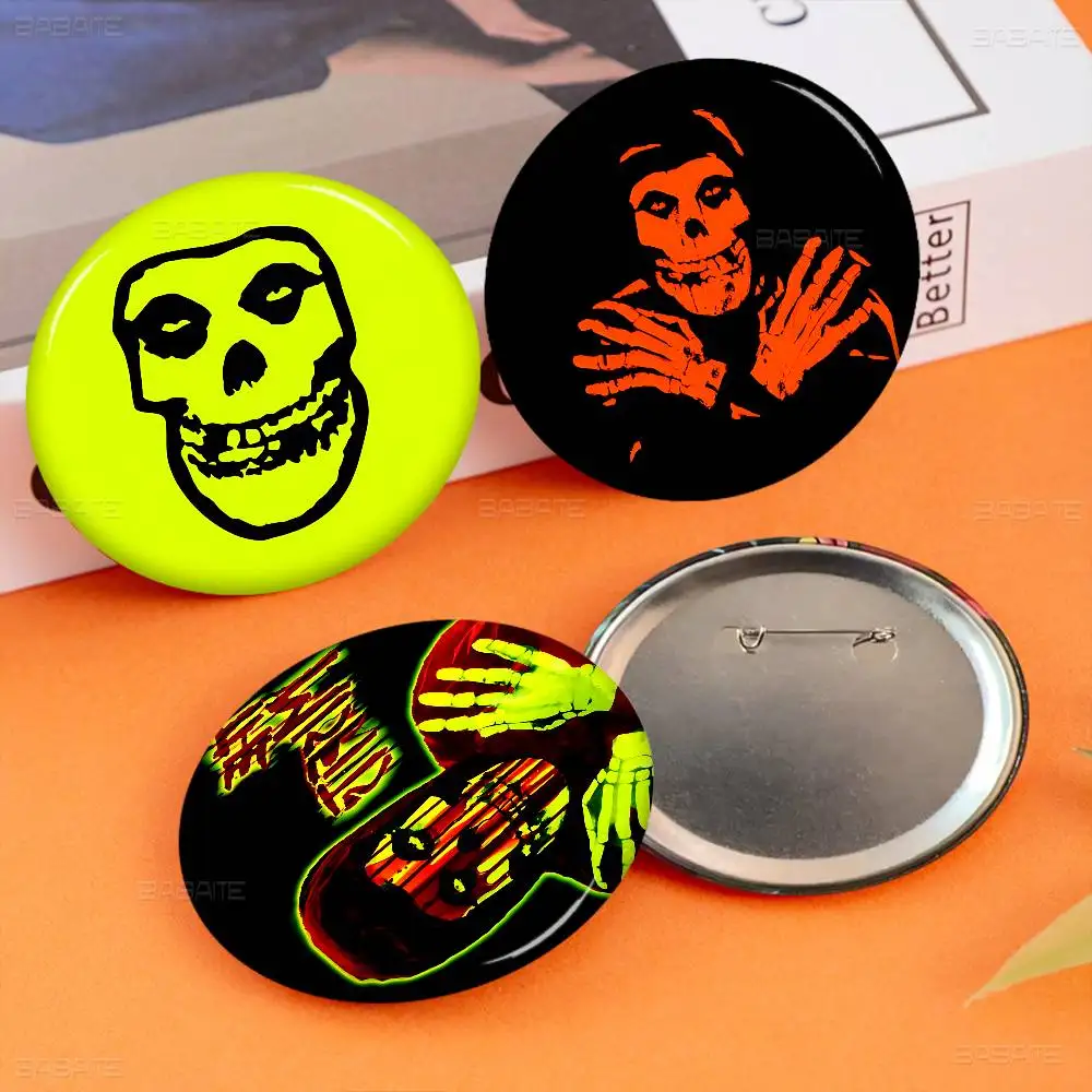 M-Misfits B-Band Creative Pins Funny Round Snap-in Brooch Badge Backpack Hat Accessories Jewelry Gifts for Friend