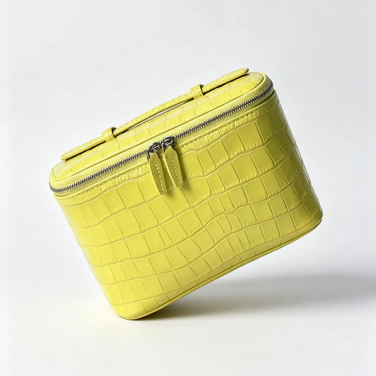 Authentisches Leder-Kosmetikset für Damen, Zitronengelbe Farbpalette, Beauty-Organizer, hochwertiges Rindsleder, Krokodilprägung, Reise-Waschtasche – Detail 12