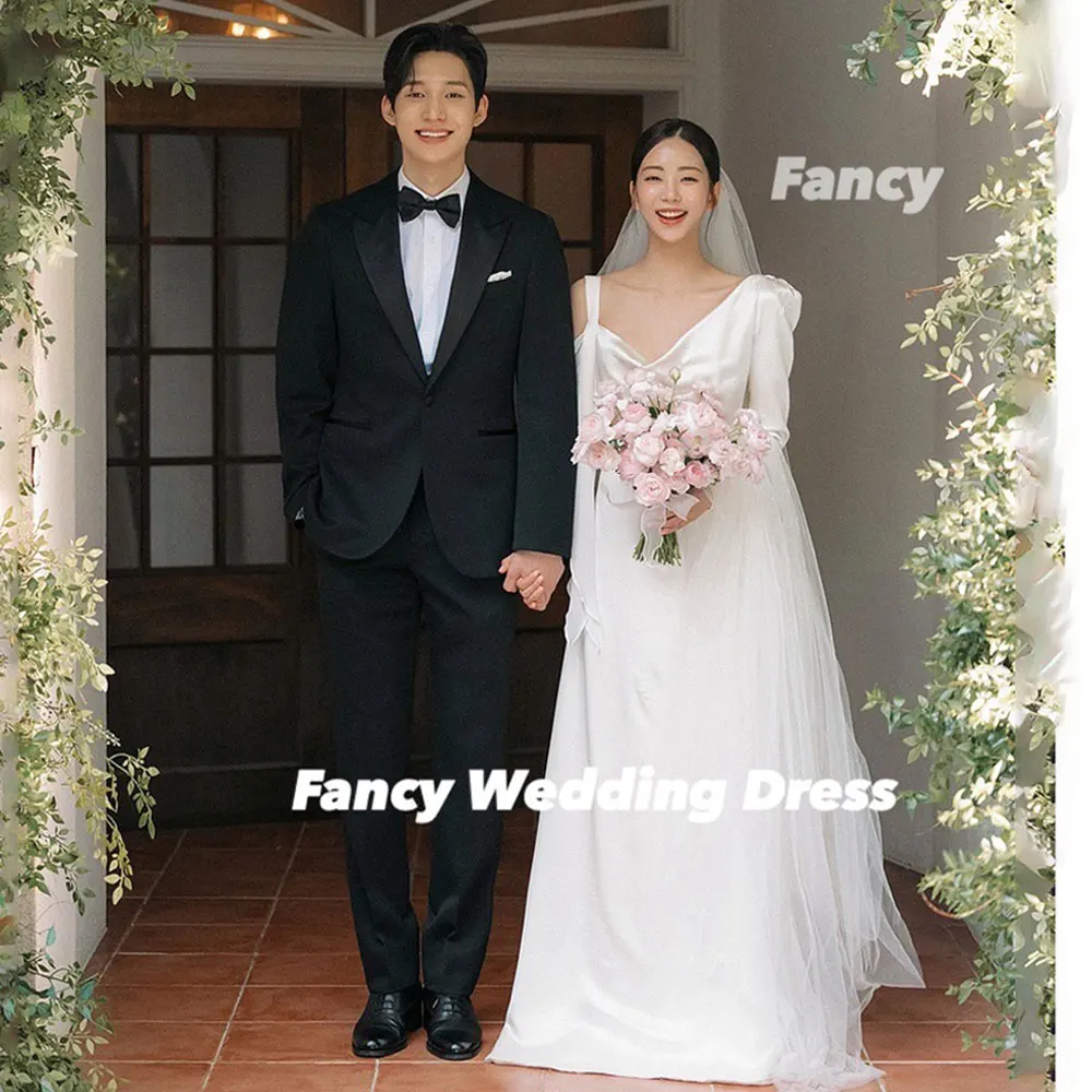 화려하고 우아한 긴 소매 한국 웨딩드레스 A라인 부드러운 새틴 신부 드레스 바닥 길이 뒷면 코르셋 및 지퍼 맞춤형