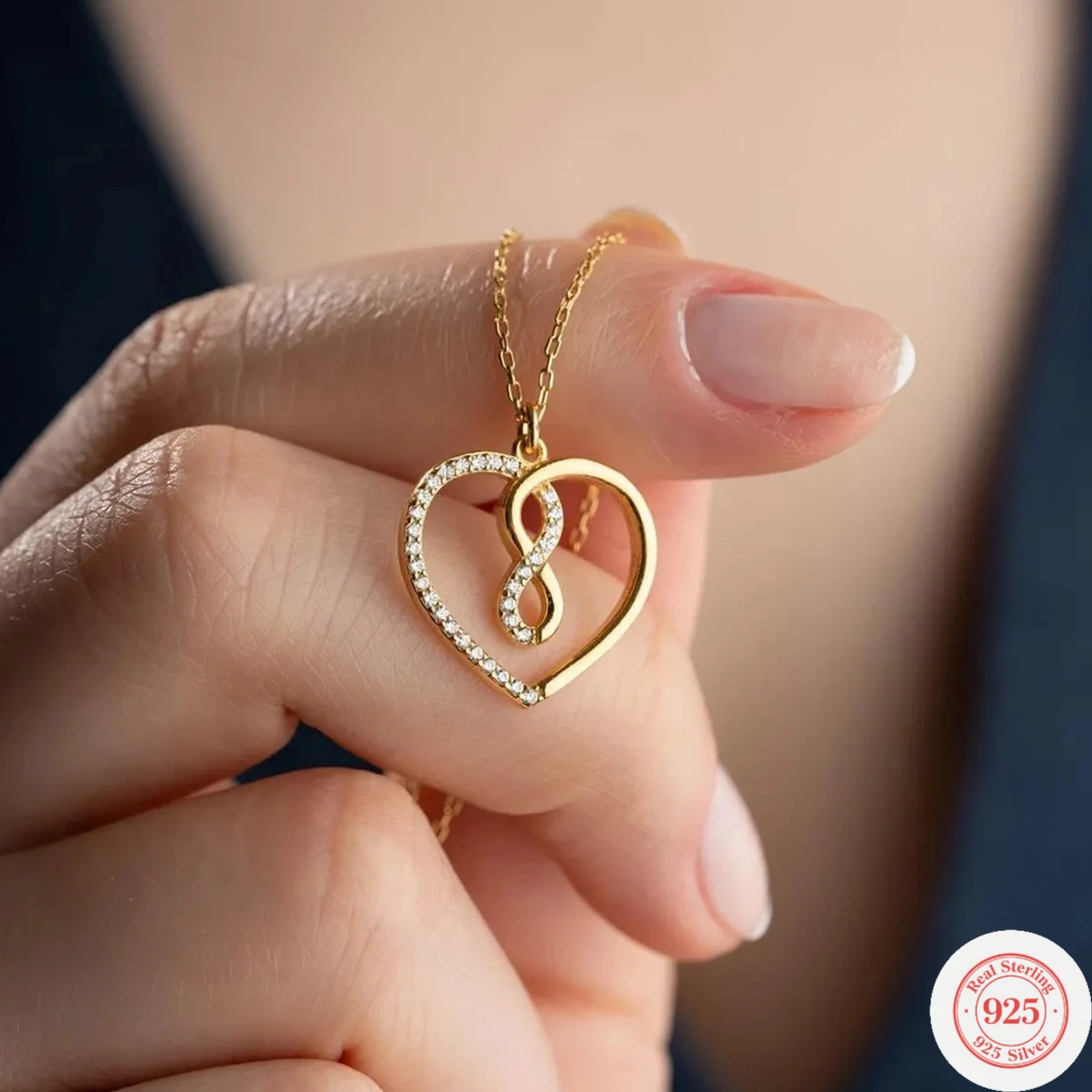 

S925 sterling silver women's commuter versatile gold heart-shaped pendant with diamond details adds an exquisite touch to the ne