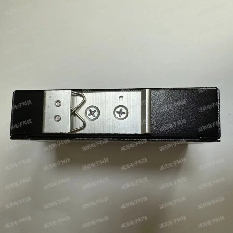 産業用スイッチ IE-SW-ELB-05-5TX 2828540000   真新しいオリジナル