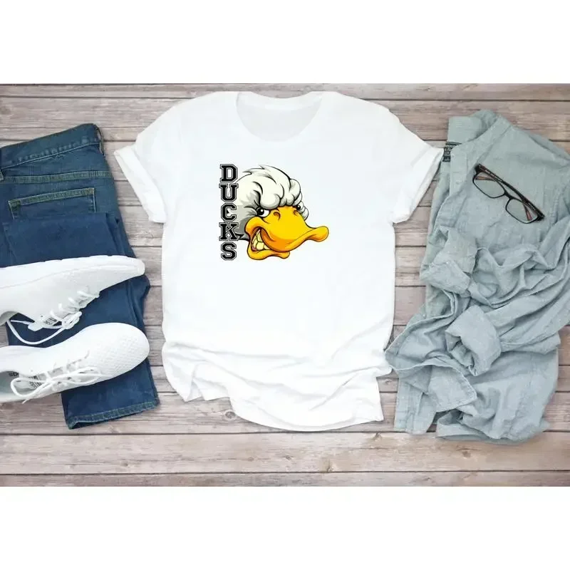 Camiseta blanca y negra con figura de patos de personajes famosos para hombre G818