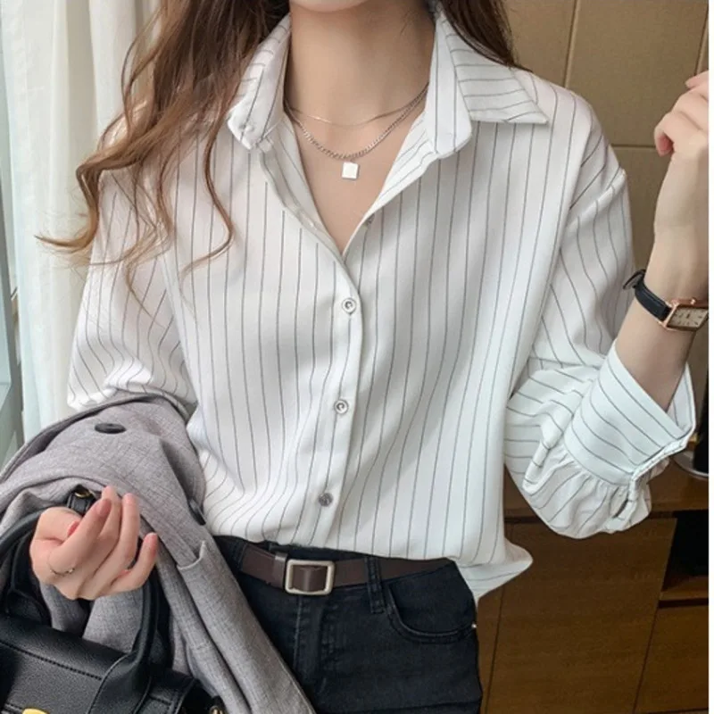 Spring women\'s clothing minority coat Hong Kong style white striped shirt design feeling light cooked folding lining Z7LM