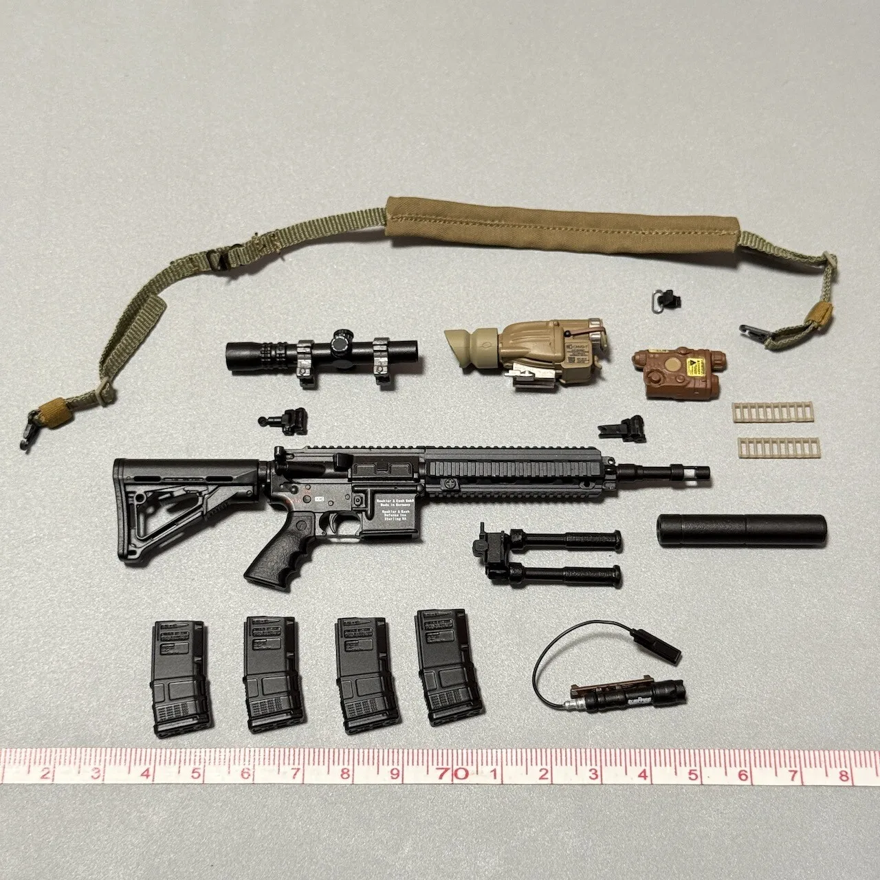 

HK416 (B) Модель для легкого и простого солдата ES 06046 NSWDG, масштаб 1/6