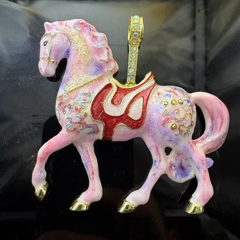 Medieval vintage enamel pony pendant light luxury temperament versatile enamel pony necklace KF magnetic pendant