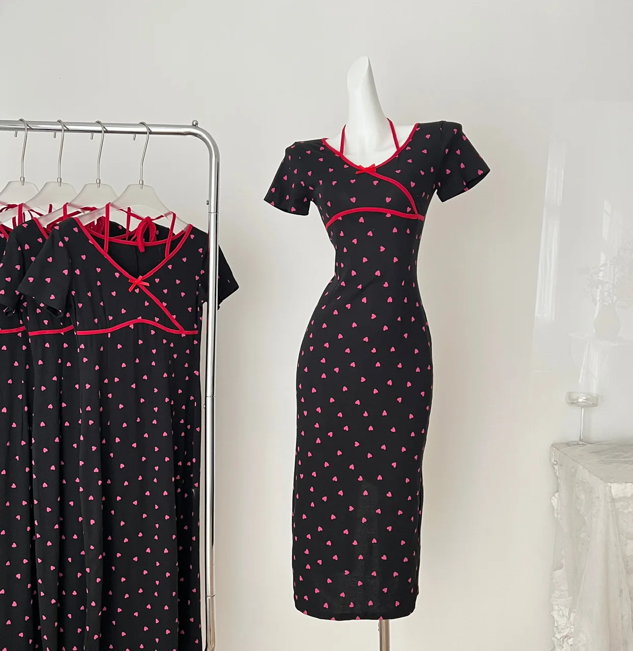 

Korean Hot Girl Floral Halter Dress Women's Summer Slim Fit V-neck Short-sleeved Long Dress Fashion Female Clothes