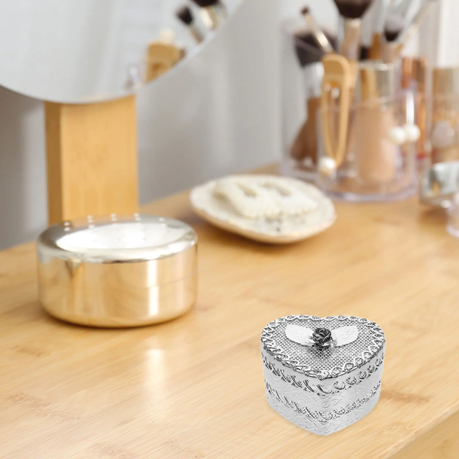 

Silver Heart shaped Jewelry Box 7x6.5x4cm Hollow Metal Trinket Box Rings Necklaces Vintage Storage Valentine Wedding Favors