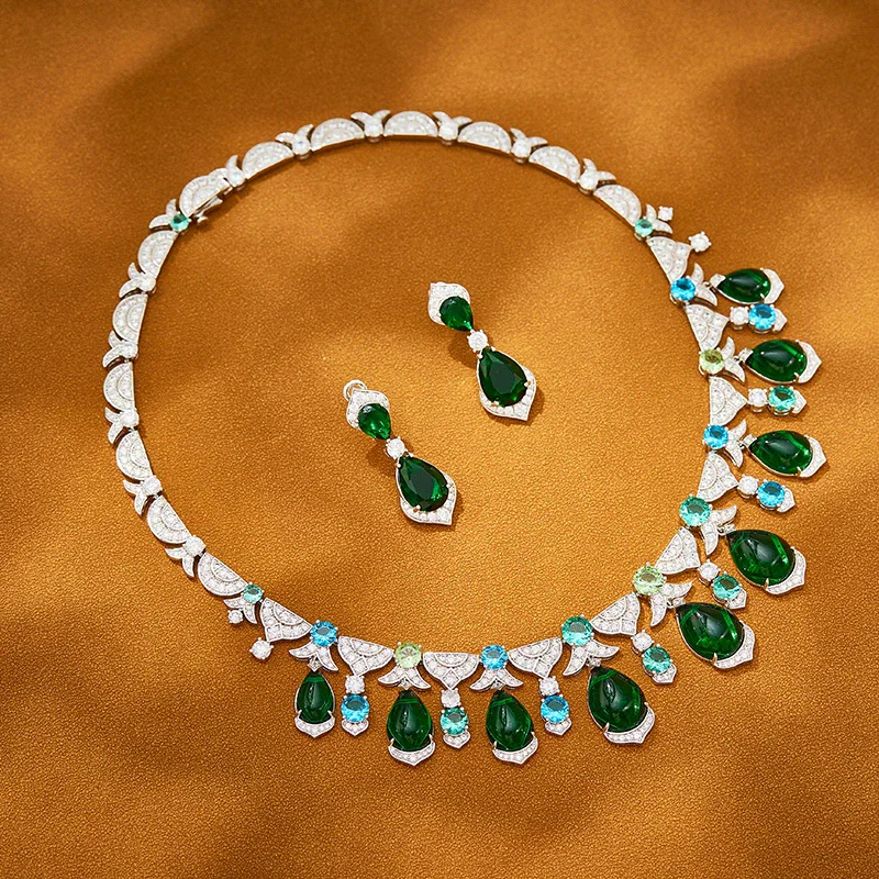 

Designer Collection Jewelry Sets Women Lady Inlay Cubic Zircon Green Drop-shaped Tassels Pendant Evening Party Necklace Earrings