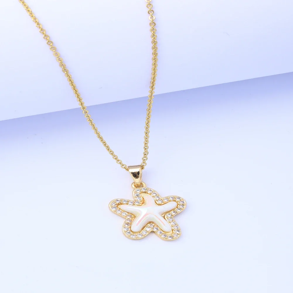 Collana romantica con ciondolo stella marina, gioielli stella a cinque punte, decorazione in acciaio al titanio dorato, design carino con catena clavicola per Gi