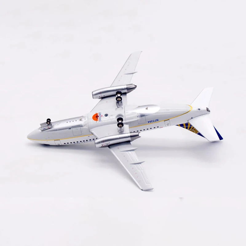 Inflight Diecast 1:200 مقياس الخطوط الجوية القارية B737-100 N77204 محاكاة الطائرات سبيكة الانتهاء من تذكارية لعبة تذكارية هدية