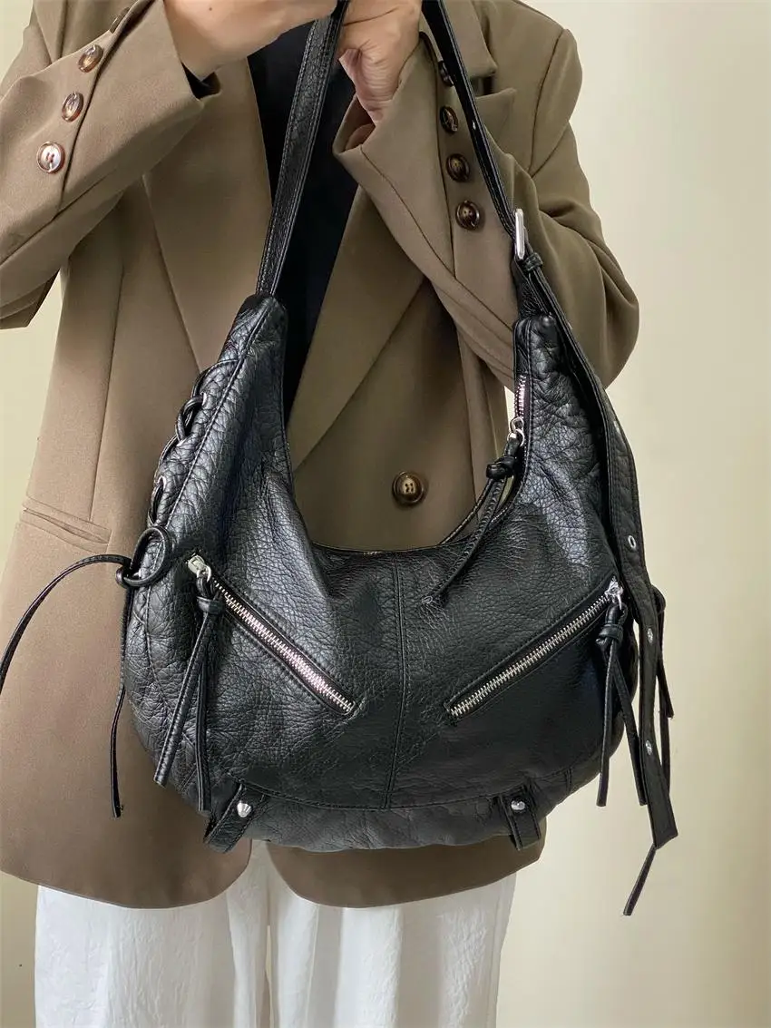 

Сумка через плечо из мягкой кожи в стиле панк, женская сумка через плечо с одним плечевым ремнем, модный дизайн, повседневное повседневное использование, маленький размер с клецками