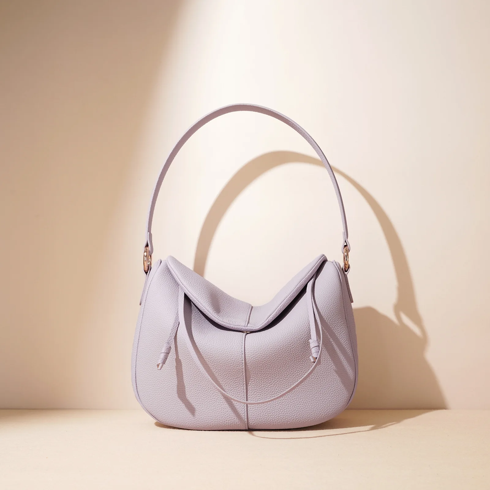 

One-shoulder and half-moon bag with high-grade messenger bag Joker simple handbag leisure commuter