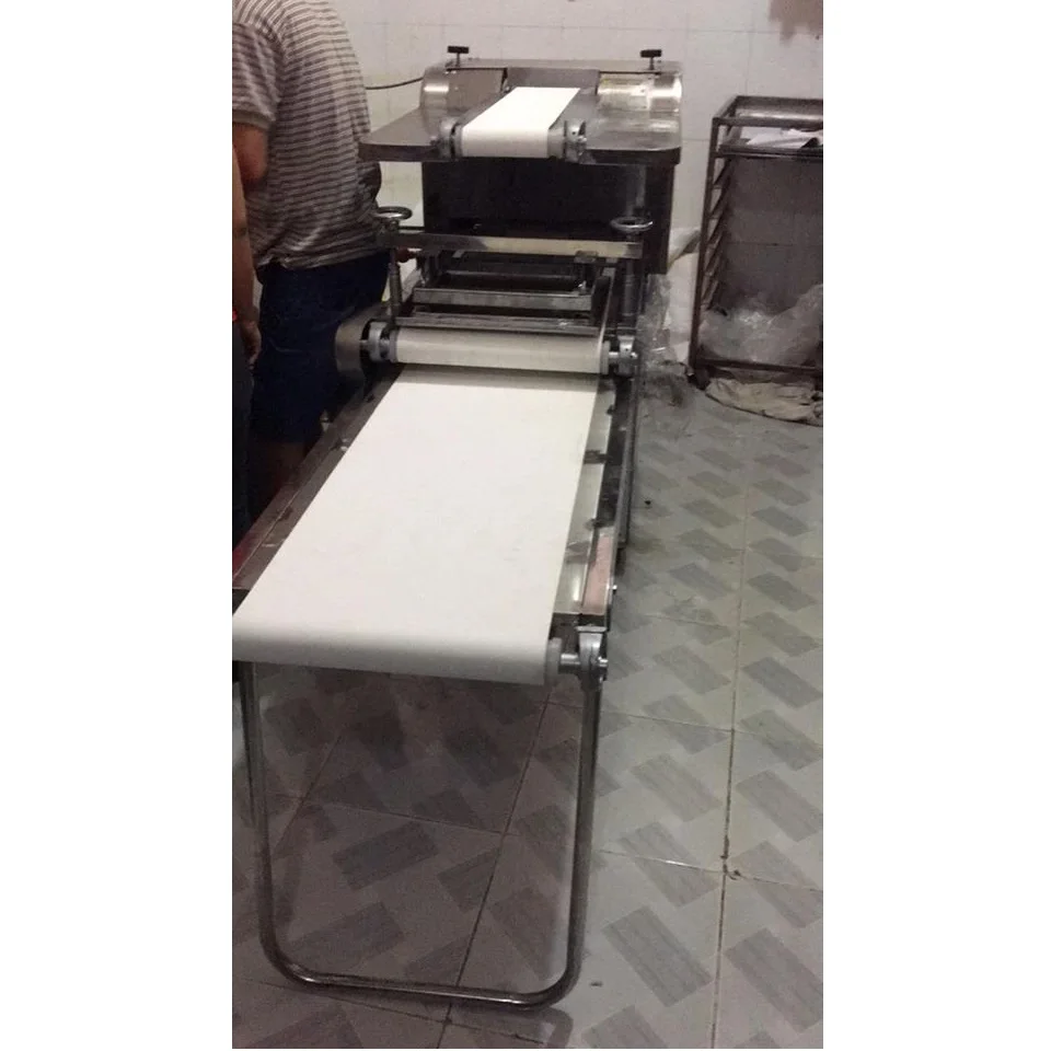 

Warranty 1 Year 750w Power 1750x500x1050 (DxRxC) Vietnam Bakery Engine Motor 220V/380W 3 CONVEYOR DOUGH MOLDING MACHINE