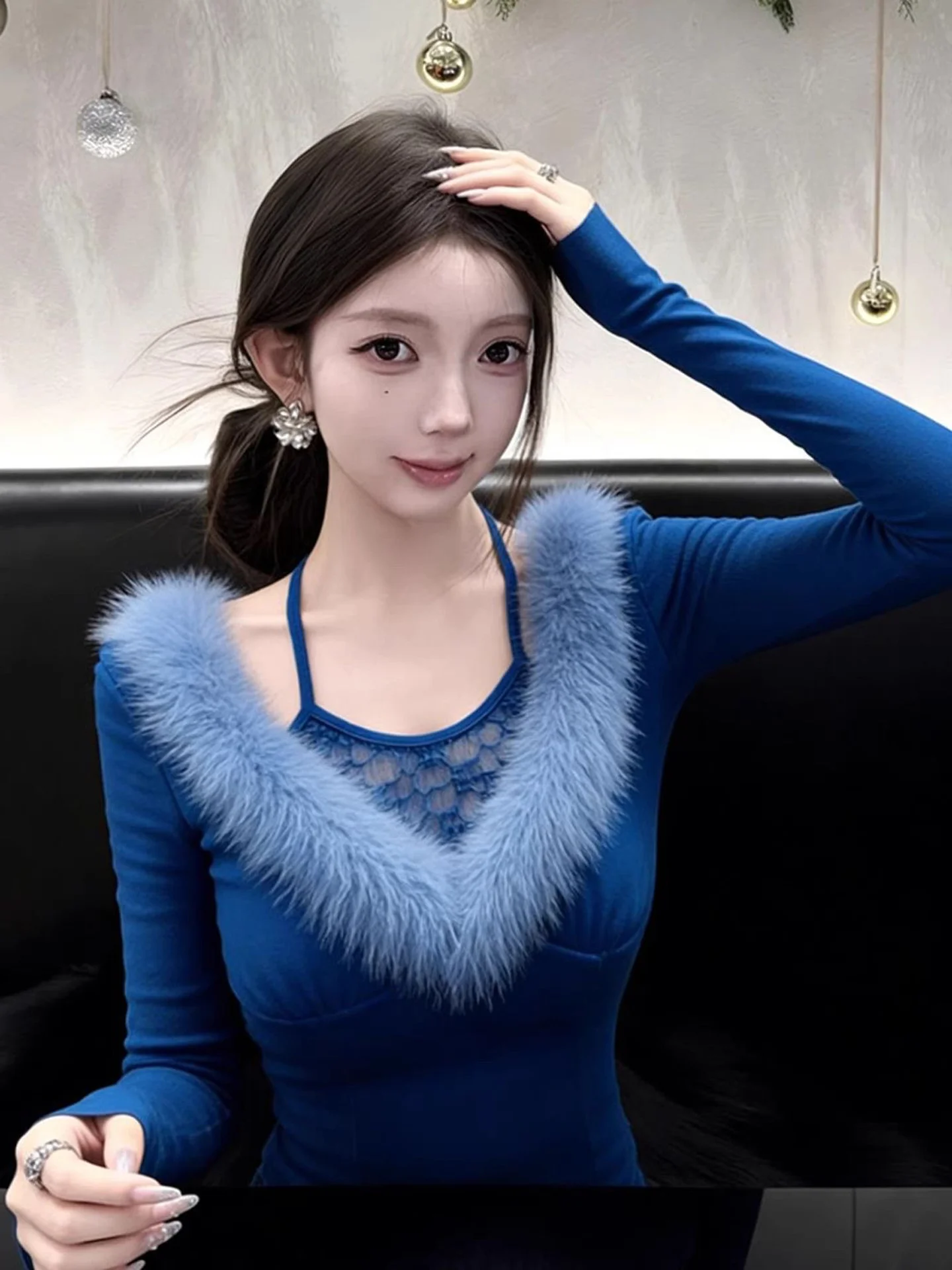 Blue Fur Collar Hanging Neck Long Sleeve T-Shirt Women's Fashionable Age-Reversing Atmosphere Feeling Autumn Popular Top