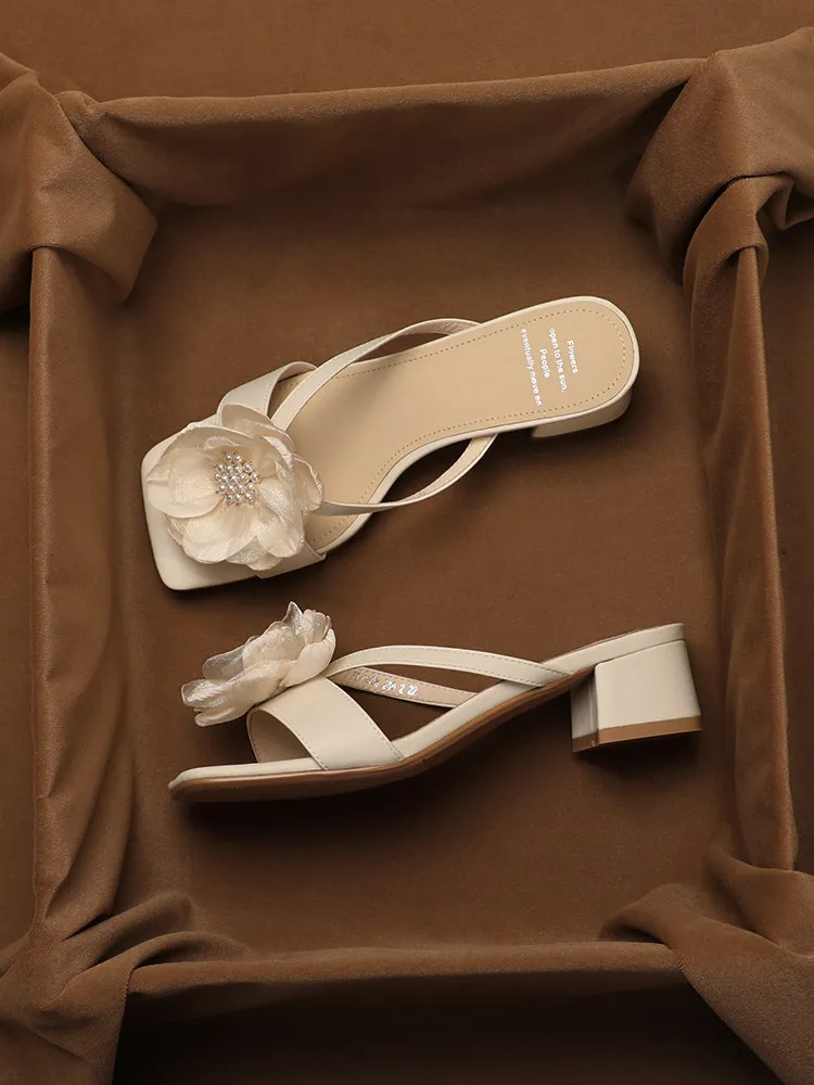 SHOEBOX French style coarse heel with pearl flowers in a straight drag for women's outerwear, 2026 summer new style with exposed