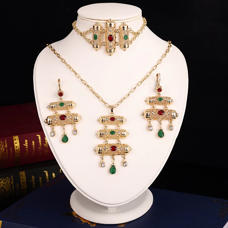 A Set Of Exquisite Rhinestone Bride Jewelry Set Pure Hand Combination Necklace Bracelet Earrings Three-piece  Moroccan