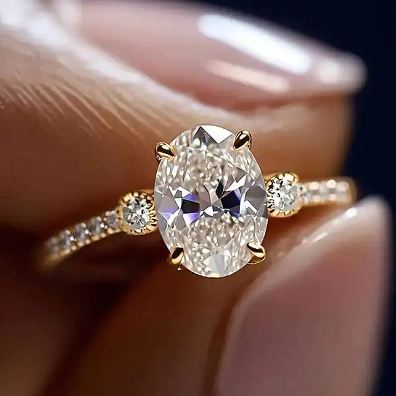 Huitan Fashion Women Ring Gold Color Simple Design Accessories Inlaid Bright Cubic Zirconia Elegant Jewelry for Engagement Daily