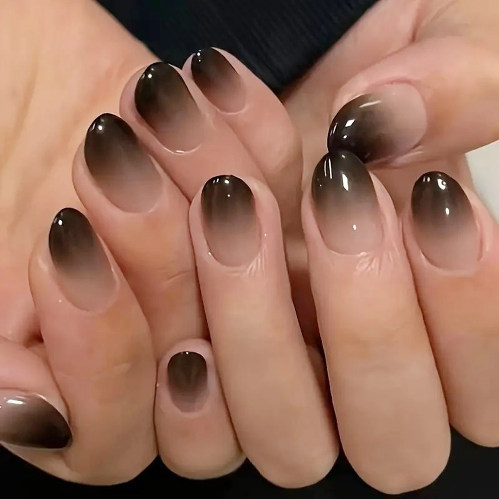 24 قطعة الأظافر كاذبة أسود التدرج اللون اضغط على الأظافر قصيرة البيضاوي الأظافر وهمية الاكريليك الصحافة على الأظافر للنساء موضة مسمار الفن