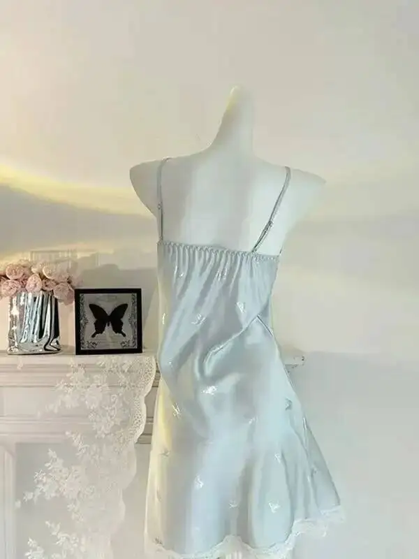 فستان مثير على شكل فراشة مطبوعة بحزام من الدانتيل وسادة صدر رغبة نقية من الحرير الجليدي ملابس منزلية فستان بدون ظهر عميق على شكل حرف V بدون أكمام ساحر UTR3