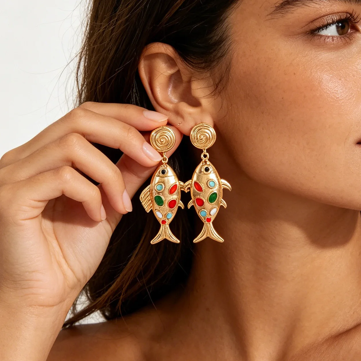 Pendientes de pez a la moda con gotas de aceite, aretes exagerados de colores con manchas, aretes de estilo marino natural de alta gama y nicho.