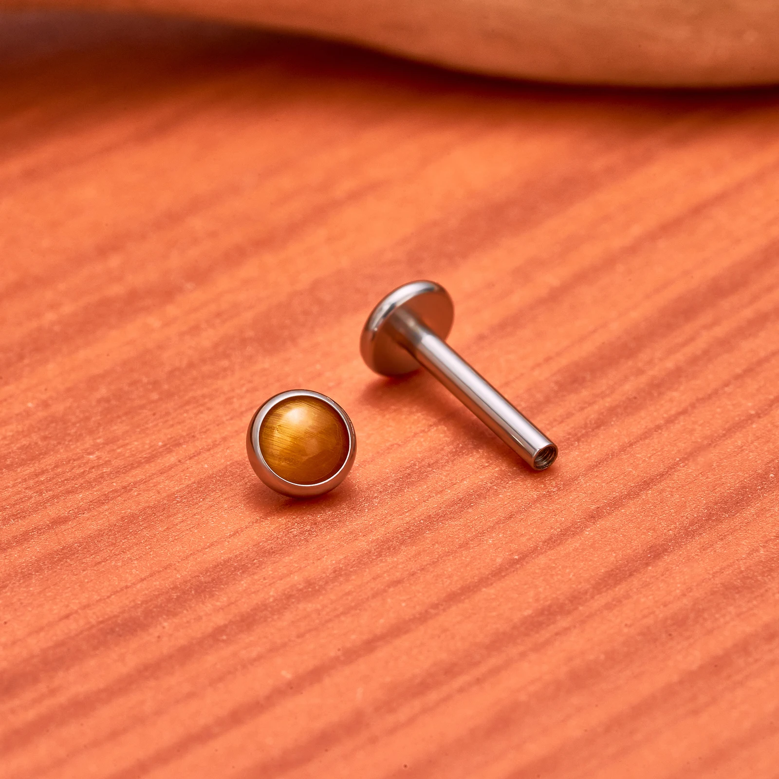 ASTM F136 G23 Titan kreisförmige Ohr-Lippen-Ohrstecker mit Naturstein-Oberteil, Labret-Zungen-Nasen-Ohrstecker, Körperpiercing-Schmuck – Detail 10