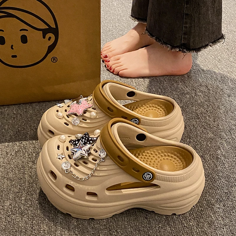 Women's Summer Fashionable EVA Thick Bottom Hole Hole Shoes Beach Slippers Anti-Slip Deodorant Casual Hollow out Korean Style