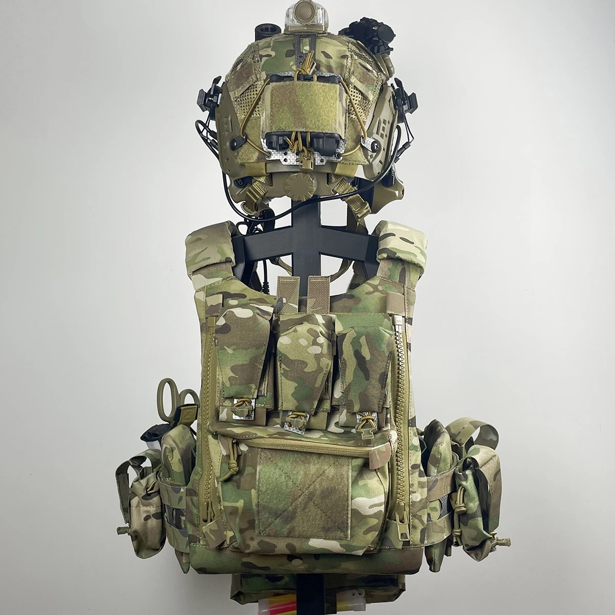 AQzxdc Outdoor Tactical Set Complete Kit with Helmet And Vest for Airsoft Paintball Military Special Forces Cosplay