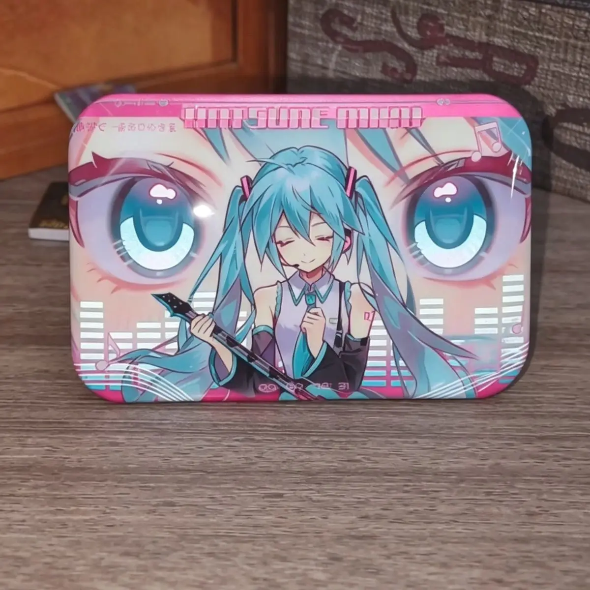 Badge carré en métal Fanmade Hatsune Miku, broche anime exquise, ornement décoratif DIY, cadeau de collection Vocaloid