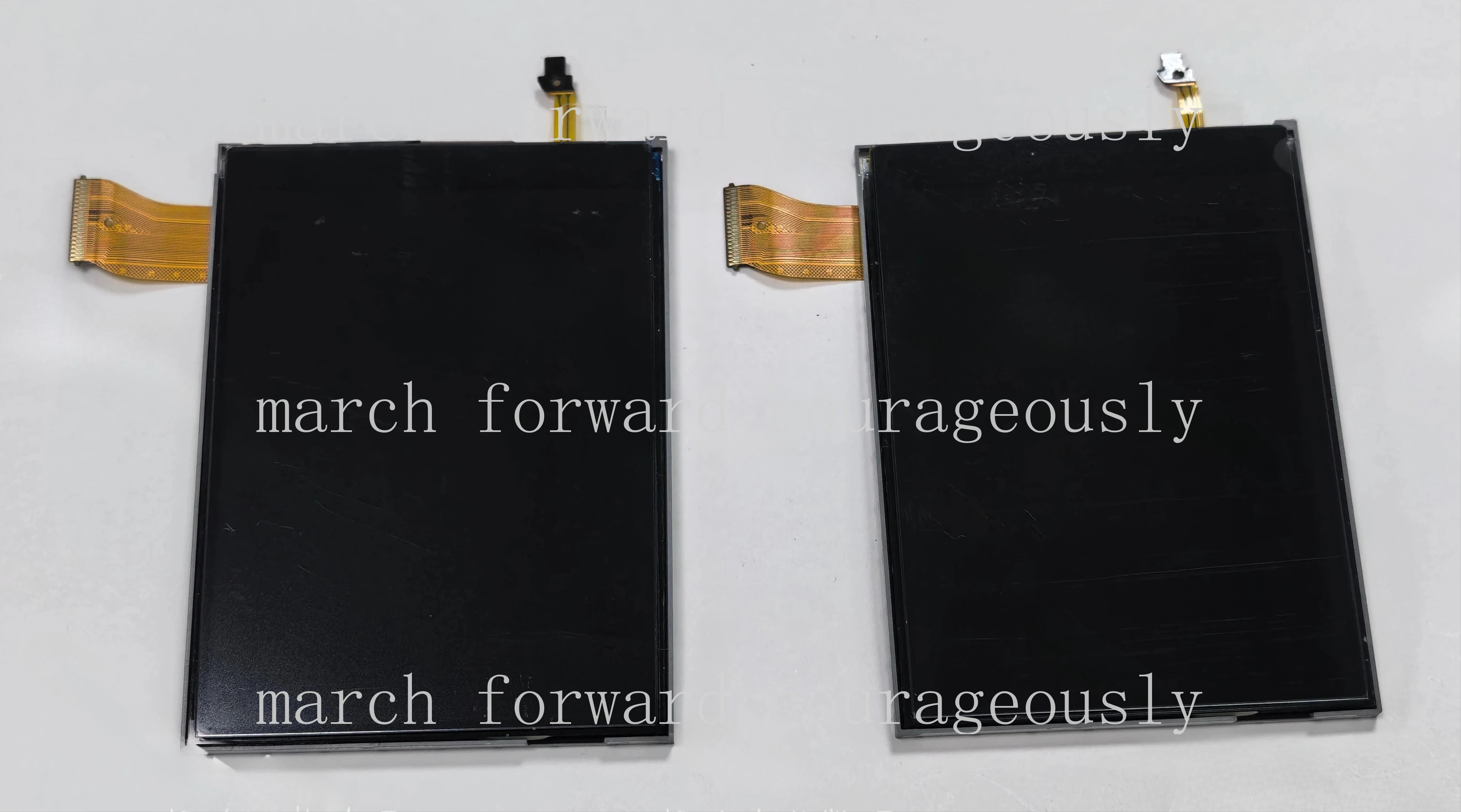 

Для Canon IXUS115, IXUS117 с ЖК-экраном, новая модель с подсветкой, в идеальном состоянии, без темных углов.